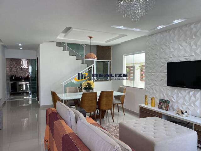 #1245 - Casa para Venda em Campos dos Goytacazes - RJ
