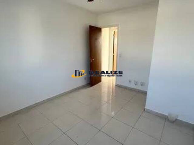 #2114 - Casa para Venda em Campos dos Goytacazes - RJ