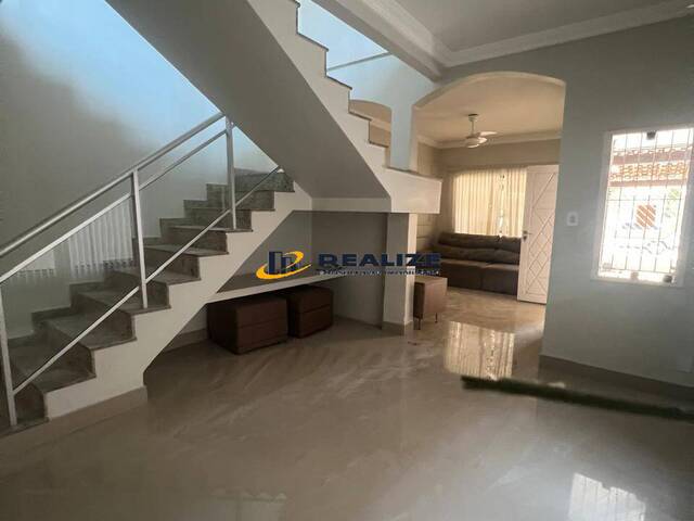 #2432 - Apartamento para Locação em Campos dos Goytacazes - RJ