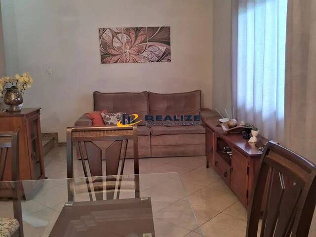 #2439 - Casa para Locação em Campos dos Goytacazes - RJ