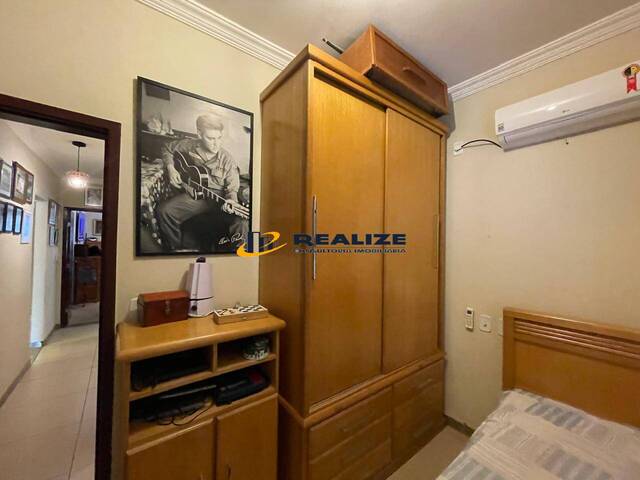 #2708 - Casa para Venda em Campos dos Goytacazes - RJ