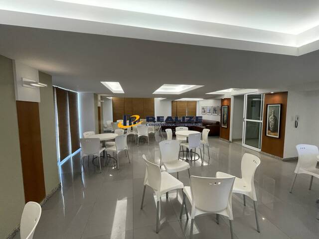 #2747 - Apartamento para Venda em Campos dos Goytacazes - RJ
