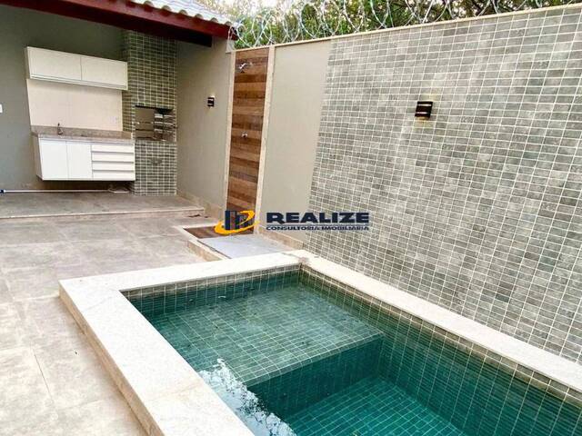 #2755 - Casa para Venda em Campos dos Goytacazes - RJ