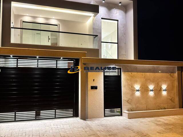 #2898 - Casa para Venda em Campos dos Goytacazes - RJ