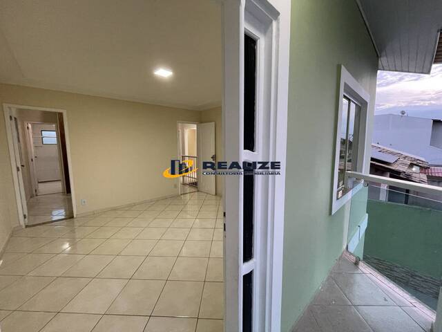 #2087 - Casa para Venda em Campos dos Goytacazes - RJ