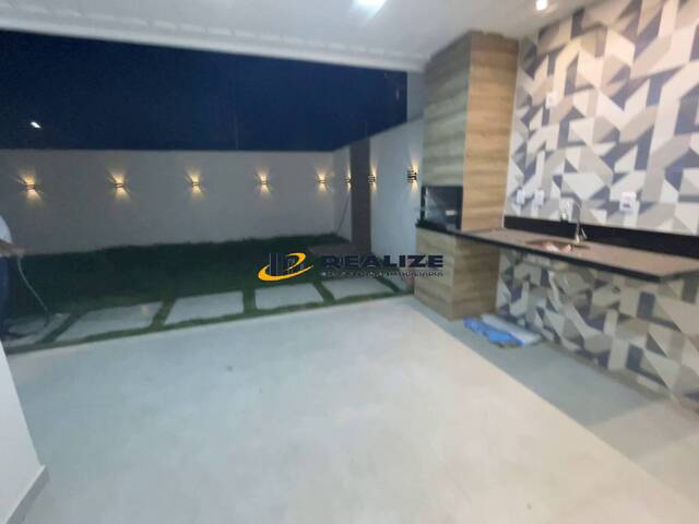 #2475 - Casa para Venda em Campos dos Goytacazes - RJ