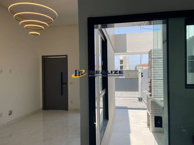 #2527 - Casa para Venda em Campos dos Goytacazes - RJ