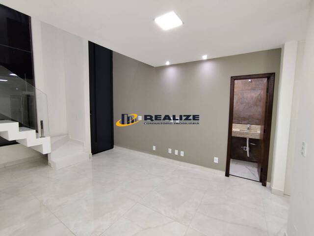 #2824 - Casa para Venda em Campos dos Goytacazes - RJ