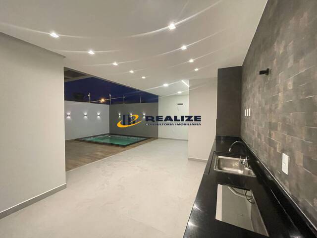 #2935 - Casa para Venda em Campos dos Goytacazes - RJ