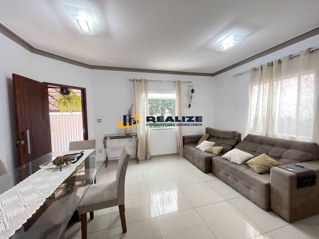 #3038 - Casa para Venda em Campos dos Goytacazes - RJ